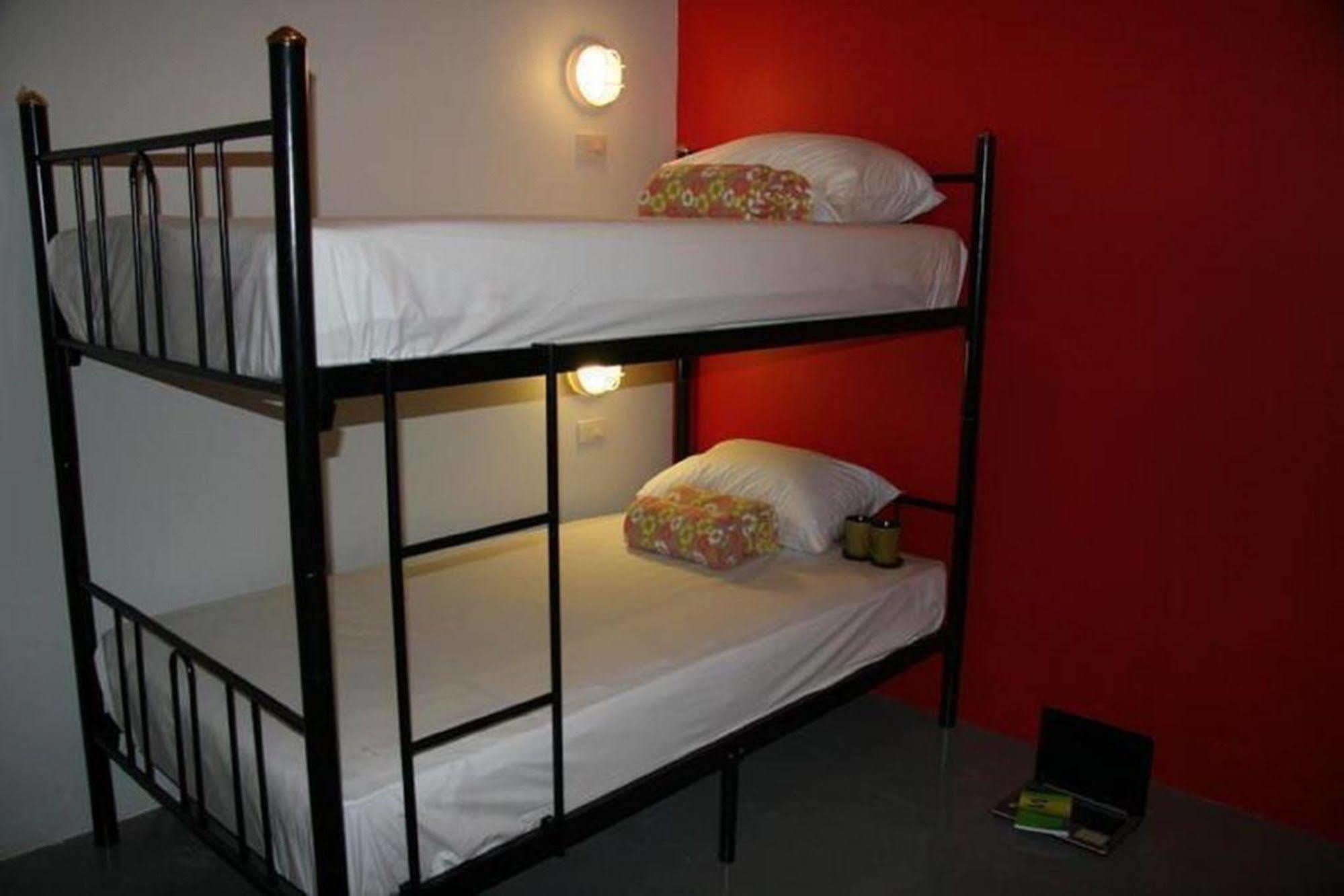 Patong Kool Backpacker Hostel מראה חיצוני תמונה